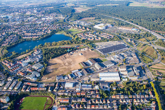 Neubau- Baustelle im Gewerbegebiet Schütte-Lanz-Park in Brühl im Bundesland Baden-Württemberg, Deutschland vom Flugzeug aus