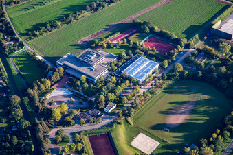 Schulgebäude der Marion-Dönhoff-Realschule im Ortsteil Rheinau in Brühl im Bundesland Baden-Württemberg, Deutschland