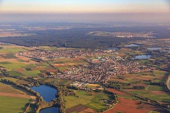 Ortsansicht aus Norden in Altlußheim im Bundesland Baden-Württemberg, Deutschland
