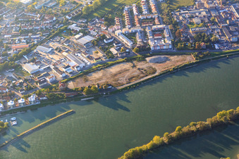 Zu erschliessende Wohnbaufläche "Wohnen am Fluss" am Rhein nach Abriss an der Hafenstraße in Speyer im Bundesland Rheinland-Pfalz, Deutschland