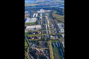 Luftaufnahme von Tanklager von TanQuid in Speyer im Bundesland Rheinland-Pfalz, Deutschland