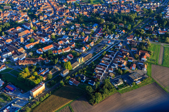 Waldstraße an der Bahn in Rheinzabern im Bundesland Rheinland-Pfalz, Deutschland