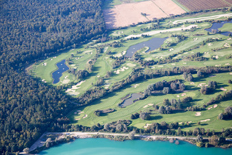 Golfclub am Lußhardtsee im Ortsteil Rot in St. Leon-Rot im Bundesland Baden-Württemberg, Deutschland von oben