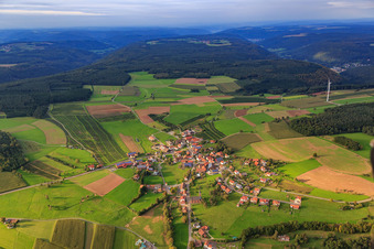 Dorfansicht von Süden im Ortsteil Steinbach in Mudau im Bundesland Baden-Württemberg, Deutschland