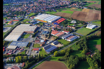 Gewerbegebiet An der Siechkapelle mit Coca-Cola Europacific Partners Deutschland GmbH und Renner Industrietechnik- Schlosserei GmbH & Co. KG in Knetzgau im Bundesland Bayern