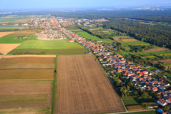 Luftbild von Saarstraße von Westen in Kandel im Bundesland Rheinland-Pfalz, Deutschland
