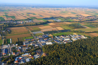 Industriegebiet Am Gäxwald aus Südwesten in Herxheim bei Landau im Bundesland Rheinland-Pfalz, Deutschland