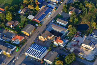 Industriegebiet Am Kleinwald mit  Fliesenstudio Ceramissimo GmbH in Herxheim bei Landau im Bundesland Rheinland-Pfalz, Deutschland