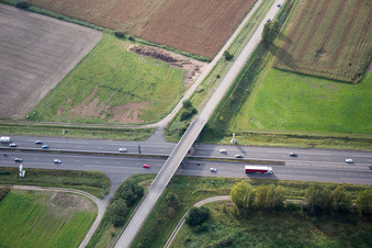 Schrägluftbild von Vendenheim im Bundesland Bas-Rhin, Frankreich