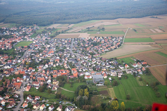 Schrägluftbild von Weitbruch im Bundesland Bas-Rhin, Frankreich