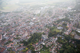 Bischwiller im Bundesland Bas-Rhin, Frankreich von einer Drohne aus