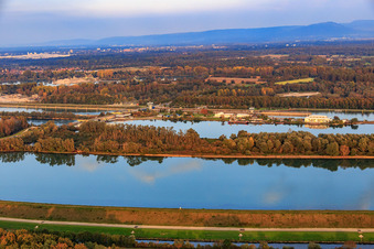 Luftbild von Rheinschleuse und EnBW Energie Baden-Württemberg AG, Rheinkraftwerk Iffezheim, Deutschland