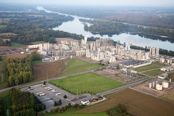 Luftbild von Beinheim, Industrie im Bundesland Bas-Rhin, Frankreich