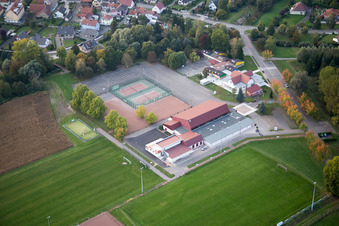 Beinheim im Bundesland Bas-Rhin, Frankreich aus der Drohnenperspektive