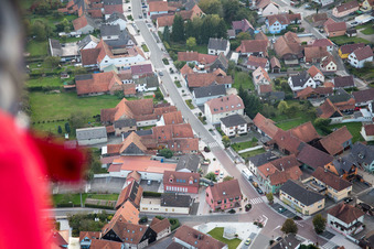 Beinheim im Bundesland Bas-Rhin, Frankreich aus der Drohnenperspektive