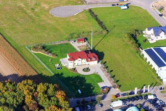Villa im Gewerbegebiet Im Gereut in Hatzenbühl im Bundesland Rheinland-Pfalz, Deutschland