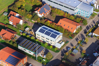 Luftbild von Gewerbegebiet Im Gereut mit   Dach-Flor Begrünungs-GmbH und Estrichleger u. Gebäudetrocknung Heuser & Söhne in Hatzenbühl im Bundesland Rheinland-Pfalz, Deutschland