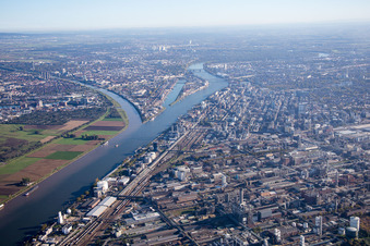 Drohnenaufname von BASF von Norden in Ludwigshafen am Rhein im Bundesland Rheinland-Pfalz, Deutschland