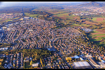 Stadtansicht von Süden in Lorsch im Bundesland Hessen, Deutschland