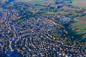 Friedenstraße von Süden in Lorsch im Bundesland Hessen, Deutschland