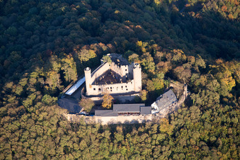 Ruine und Mauerreste der ehemaligen Burganlage und Feste Schloß Auerbach der Schloss Auerbach GmbH im Ortsteil Alsbach in Alsbach-Hähnlein in Bensheim im Bundesland Hessen, Deutschland