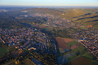 Ortsansicht aus Süden im Ortsteil Jugenheim an der Bergstrasse in Seeheim-Jugenheim im Bundesland Hessen, Deutschland