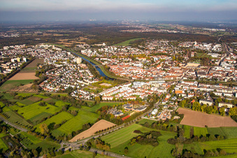 Rastatt von Südwesten im Bundesland Baden-Württemberg, Deutschland