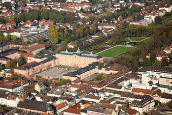 Palais des Schloss - Residenzschloss Rastatt an der Herrenstraße im Ortsteil Rastatt-Innenstadt in Rastatt im Bundesland Baden-Württemberg, Deutschland