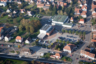 Drohnenaufname von Soultz-sous-Forêts im Bundesland Bas-Rhin, Frankreich