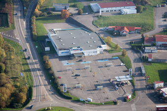 Luftaufnahme von Soultz-sous-Forêts im Bundesland Bas-Rhin, Frankreich