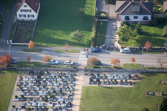 Drohnenaufname von Niederrœdern im Bundesland Bas-Rhin, Frankreich