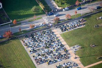 Drohnenbild von Niederrœdern im Bundesland Bas-Rhin, Frankreich