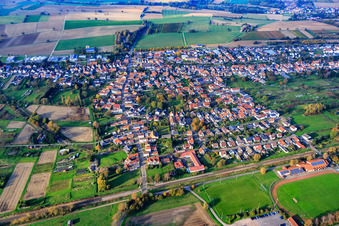 Dorfansicht aus Süden in Steinfeld im Bundesland Rheinland-Pfalz, Deutschland