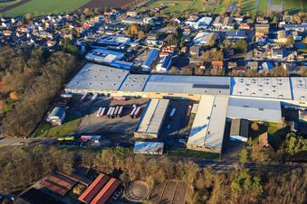 Schrägluftbild von Hubert Eichenlaub Transporte und Spedition GmbH in Herxheim bei Landau im Bundesland Rheinland-Pfalz, Deutschland