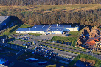 Gewerbegebiet Horst, Alfa Aesar GmbH im Ortsteil Minderslachen in Kandel im Bundesland Rheinland-Pfalz, Deutschland aus der Drohnenperspektive