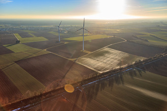 Schrägluftbild von Minfelder Windpark im Bundesland Rheinland-Pfalz, Deutschland