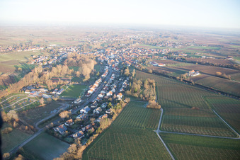 Camping im Klingbachtal im Ortsteil Klingen in Heuchelheim-Klingen im Bundesland Rheinland-Pfalz, Deutschland
