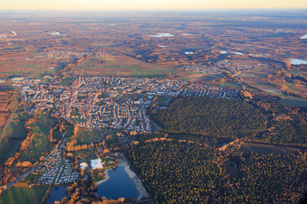 Luftaufnahme von Stadtansicht im Winter aus Westen in Rülzheim im Bundesland Rheinland-Pfalz, Deutschland