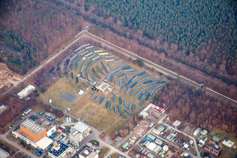 Campus- Gebäude der Universität KIT - Campus Nord (ehemaliges Kernforschungszentrum Karlsruhe) im Ortsteil Leopoldshafen in Eggenstein-Leopoldshafen im Bundesland Baden-Württemberg, Deutschland