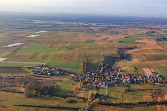 Luftbild von Dorfübersicht im Winter aus Norden in Hergersweiler im Bundesland Rheinland-Pfalz, Deutschland