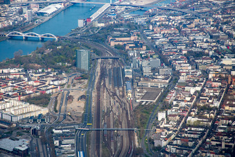 Hauptbahnhof, Schloß im Ortsteil Innenstadt in Mannheim im Bundesland Baden-Württemberg, Deutschland
