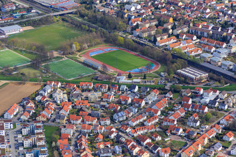 Sportplätze des FC 07 e.V. Bensheim und   AKG Sporthalle Weiherhaus "Alte AKG Halle" im Ortsteil Auerbach im Bundesland Hessen, Deutschland