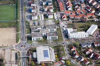 Gewerbegebiet und Firmenansiedlung Track&Trace Academy und Europa Hotel im Ortsteil Auerbach in Bensheim im Bundesland Hessen, Deutschland