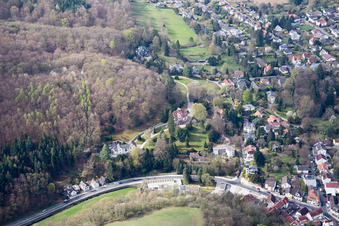 Ortsteil Jugenheim an der Bergstrasse in Seeheim-Jugenheim im Bundesland Hessen, Deutschland vom Flugzeug aus