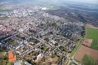 Ortsansicht der Straßen und Häuser der Wohngebiete in Dieburg im Bundesland Hessen, Deutschland