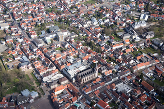 Kirche im Altstadt- Zentrum der Innenstadt in Dieburg im Bundesland Hessen, Deutschland