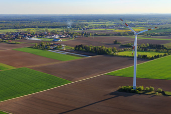 Drohnenaufname von Minfelder Windpark im Bundesland Rheinland-Pfalz, Deutschland