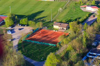Luftbild von Tennisplatz in Steinweiler im Bundesland Rheinland-Pfalz, Deutschland