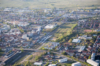 Bahnhof im Ortsteil Queichheim in Landau in der Pfalz im Bundesland Rheinland-Pfalz, Deutschland