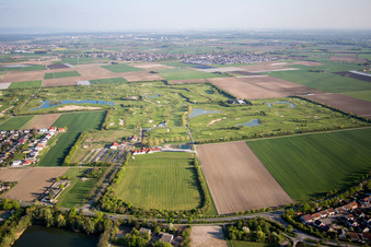 Gelände des Golfplatz Golfpark Biblis-Wattenheim *****GOLF absolute in Wattenheim im Bundesland Hessen, Deutschland